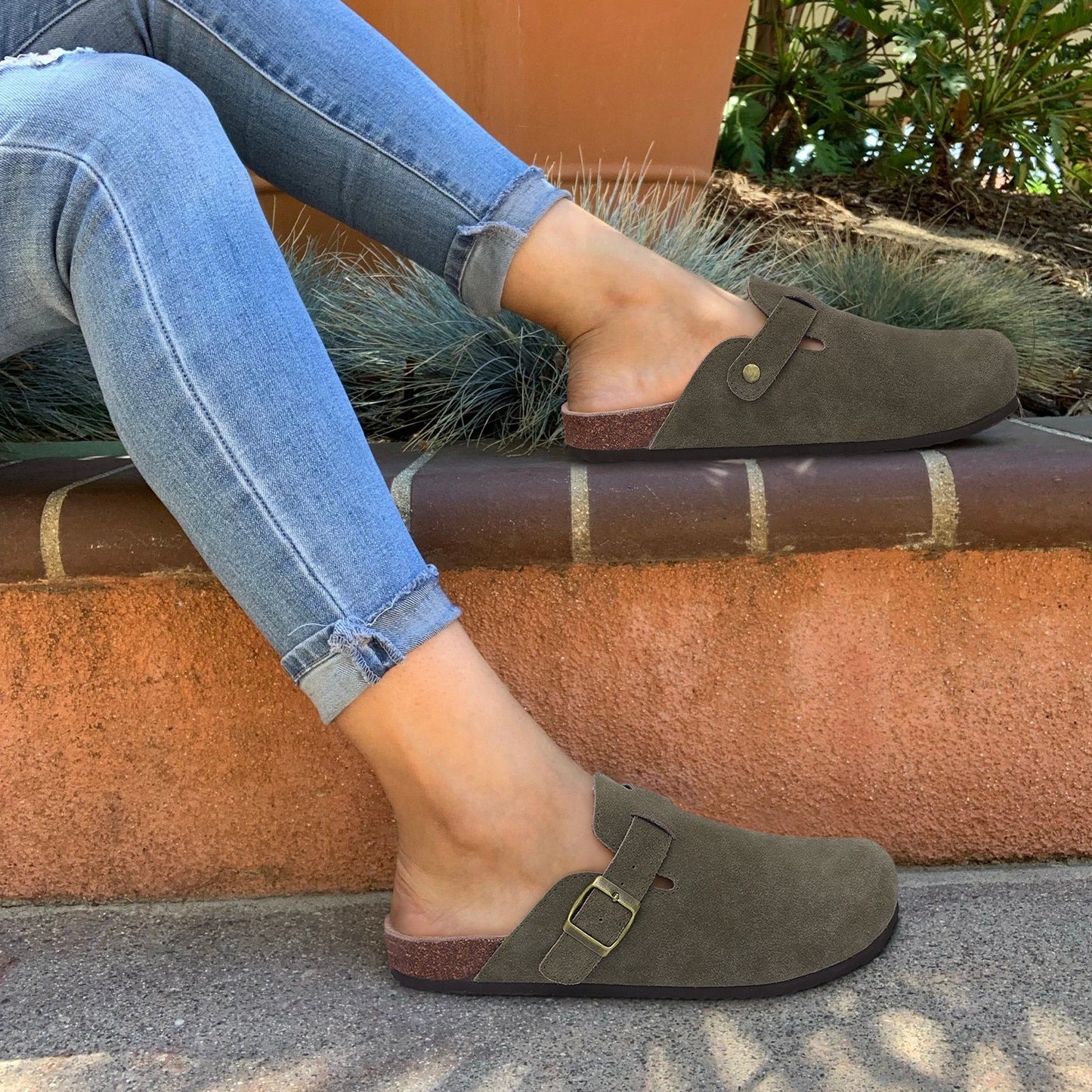 Lizzy Suede Clogs Sandals With Arch Support